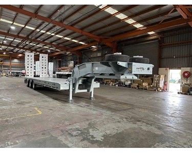 Stonestar - Low Loader Trailer With Goose Neck