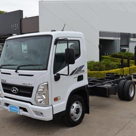 EX6 SWB Cab Chassis Truck
