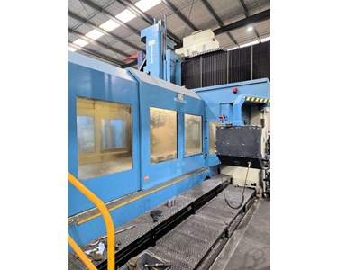 Nicolas Correa - 2001 Rapid 50, 5 Axis Gantry Mill