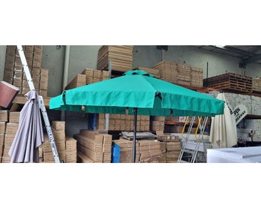 Indoor Outdoor Imports - Commercial Market Umbrella - CAF8-3.0V  3m Round Valanced Edge.