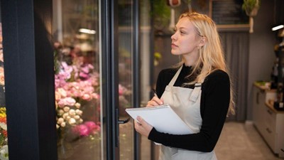 Make the Most of Your Floral Fridge to Keep Flowers Fresh