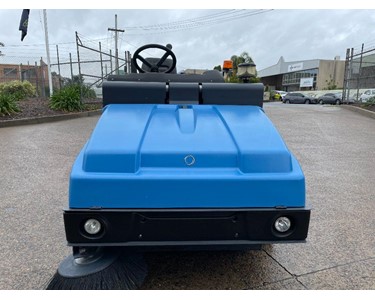 Conquest - (Refurbished) Ride-On Industrial Sweeper | PB160LPG 