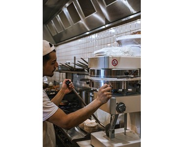 Sigma - Sprizza Cold Dough Pizza Stretcher