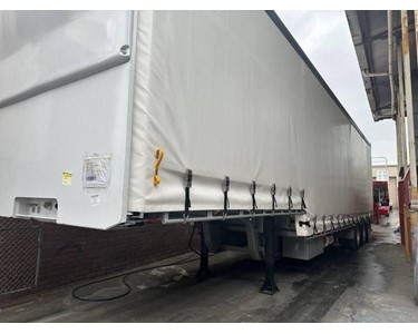 Stonestar - Used Curtainsider Trailer | Semi Curtainsider Drop Deck Trailer