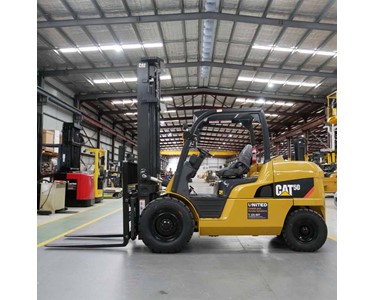 Cat - Diesel Forklift | 4.0-5.5 Tonne