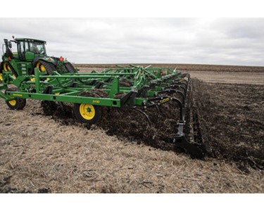 John Deere - 2430 Chisel Plow