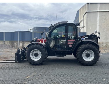 Case IH - Used Agricultural Telehandler | 2023 FARMLIFT 742 STAGE IV