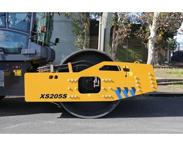 XCMG - 20T Vibratory Smooth Drum Roller XS205S
