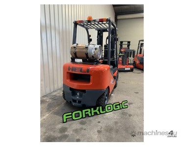 Heli - LPG/Petrol Forklift Container Mast Forklift | 2.5 Tonne 