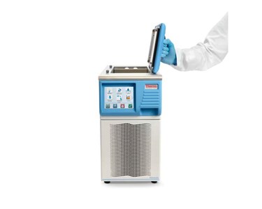 Thermo Scientific - VersaCool™ Refrigerated Circulating Bath, -20° to +150°C