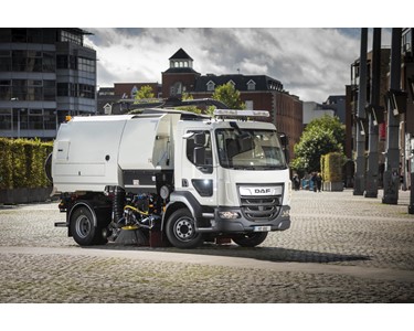 Bucher Municipal - Truck mounted sweeper | MaxPowa V65