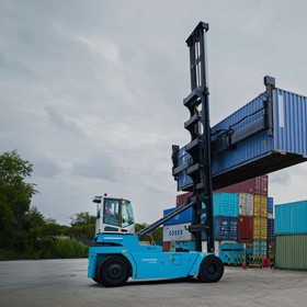 Electric Empty Container Handler