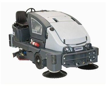 Nilfisk - Combination Hybrid Rider Sweeper Scrubber | CS7010 Sweepers 