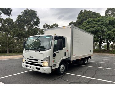 Isuzu - NNR 45-150 Used Pantech Truck (Car Licence)