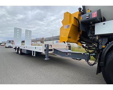 Tandem Axle Tag Trailers 16T – Custom Fabrication