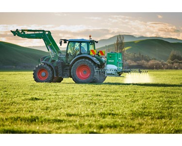 Hustler - HUSTLER Applic8r Mounted Boom Sprayers