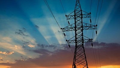 Manufacturing an energy strategy that defies the economy