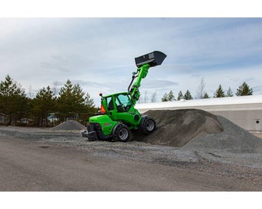 Avant - 800 Series | Compact Articulated Wheel Loader 