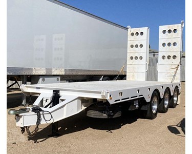Used Tag Trailer | 2022 MIDLAND 6.1 m x 248 cm 