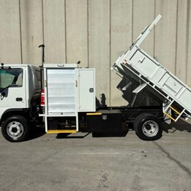 Used Crane & Tipper Truck 2007 NPR 400 