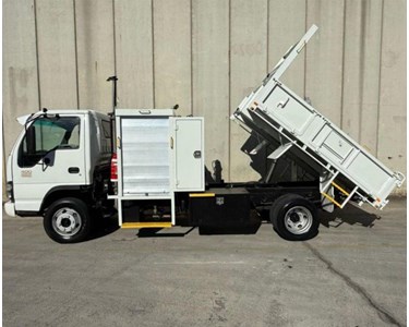 Isuzu - Used Crane & Tipper Truck 2007 NPR 400 
