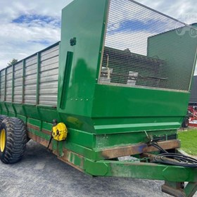 Used Feed Mixer Wagon 2010 CUB 11000 
