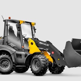 4 Wheel Steered Loader