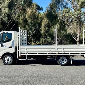 Used Tray Truck | 2020 300 Series 616 Auto Concreter