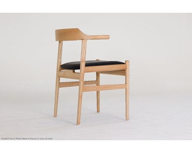 benssur - Dining Chair - RC66 Natural Finish & Black Leather Seat