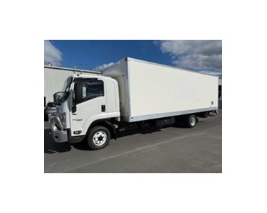 Isuzu - Used Pantech Truck | 2020 FRR 110-260, AUTO, PANTECH & TAIL LIFT