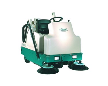 Tennant - 6200 Battery Ride On Floor Sweeper