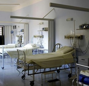 7 Top Features to Look for in a Hospital Bed