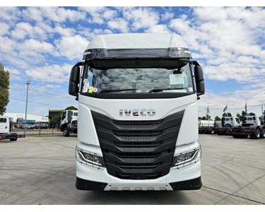 Iveco - S-Way AS700 Prime Mover