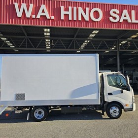 300 Series 616 Pantech Truck
