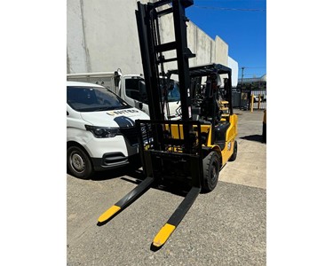Cat - Used 2.5T Diesel Forklift – DP25N