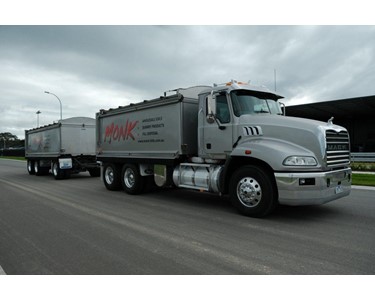 Mack - Used Tipper Truck | 2016 Granite Tipper Truck & Dog Combination
