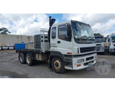 Isuzu - Used Tray Truck | 2002