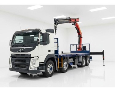 Volvo - 2016 VOLVO FM 460 8X4 Automatic Rear-mounted Truck Crane