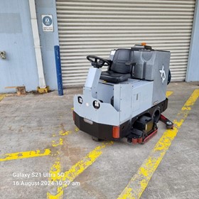 Conquest SDS115 Ride On Floor Scrubber – Refurbished 