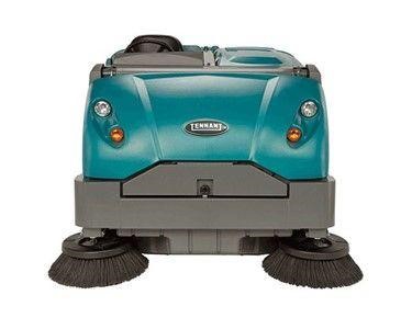 Tennant - Mid-size Ride-on Sweeper | S30 