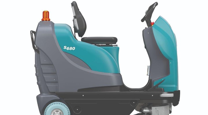 S680 Ride On Sweeper