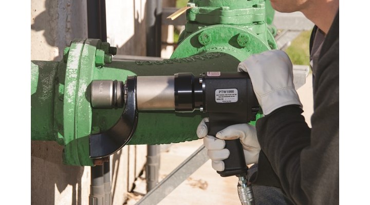 Enerpac’s PTW series pneumatic torque wrench used in pipeline applications 