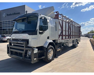 Volvo - Livestock Truck | FE350 White Stock/Cattle Crate