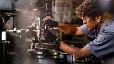 5 signs your workshop is losing money by keeping old machines running