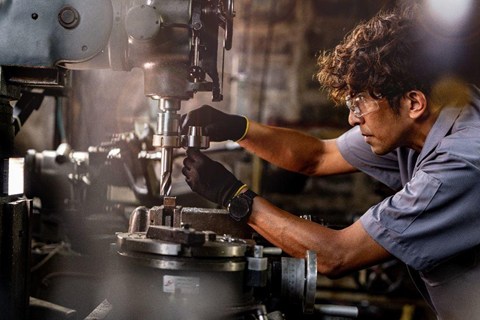 5 signs your workshop is losing money by keeping old machines running