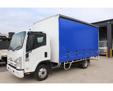 Isuzu - Used Curtainsider Truck | NPR 200/275