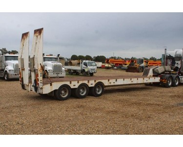 Used Low Loader | 2008 LUSTY COLRON TRI AXLE FLOAT