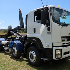 Used Hooklift Truck | FYJ 2000 Auto 8x4