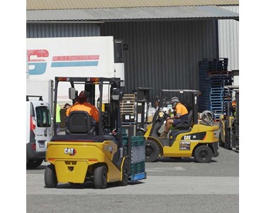 Cat - 4-Wheel Electric Forklift | 1-3.5 Tonne