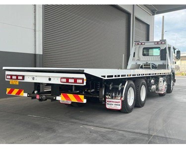 Isuzu - Tow & Tilt Truck | F Series FYJ 320-355 AT R67